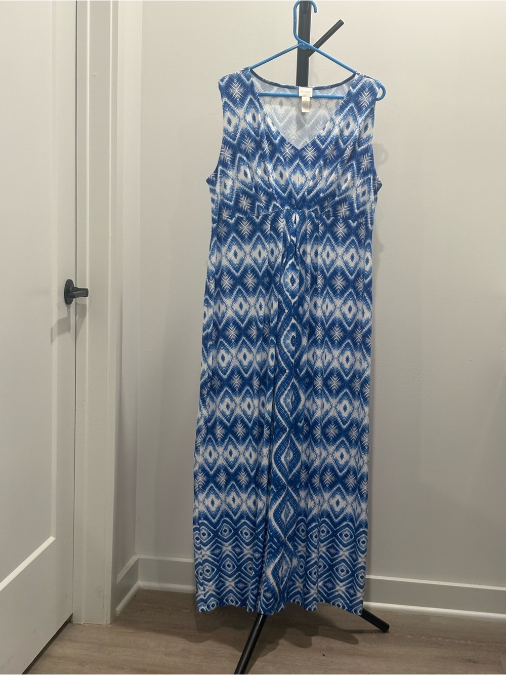 Chico's Maxi Dress  Blue White Sleeveless V-Neck High Waist Pleated Front Sz 3